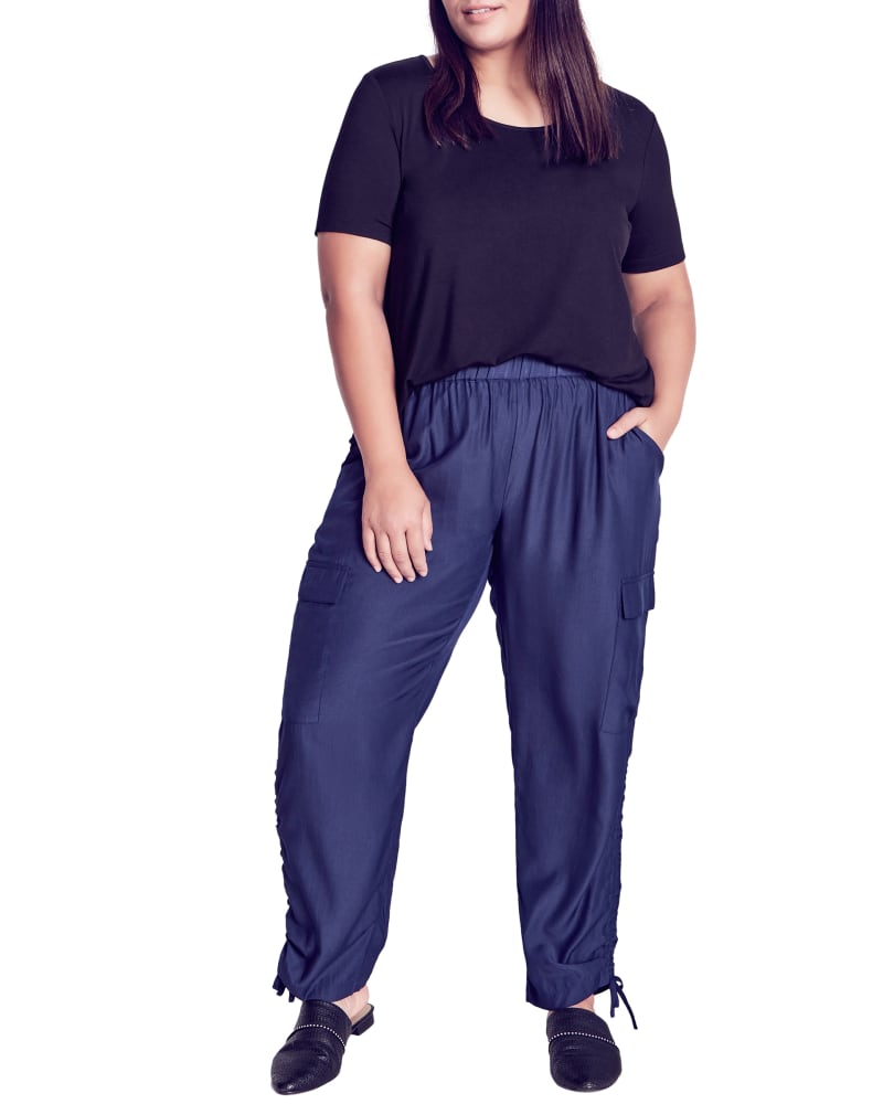 Front of a model wearing a size 18/20 Shiloh Ruched Pant in Navy by Arna York. | dia_product_style_image_id:300329